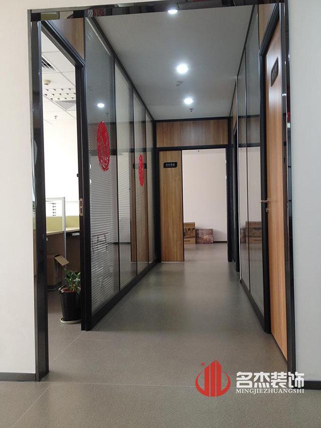 办公室正能量奖励网站入口设计之过道.jpg
