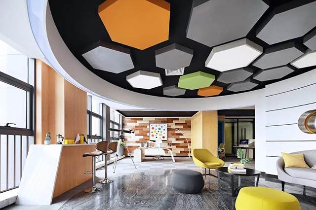 办公室正能量奖励网站入口实景图.jpg