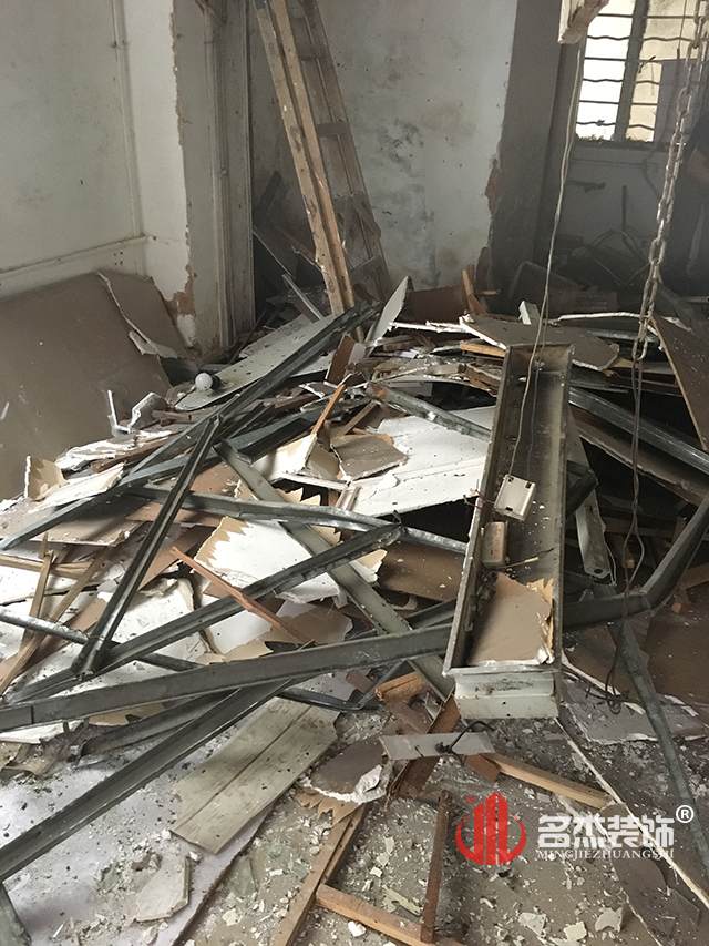 办公室正能量奖励网站入口施工现场.jpg